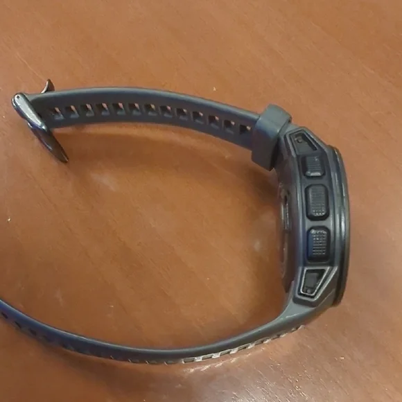 ⌚Garmin MIL-STD-810G Black and Gray Smartwatch - Picture 5 of 6